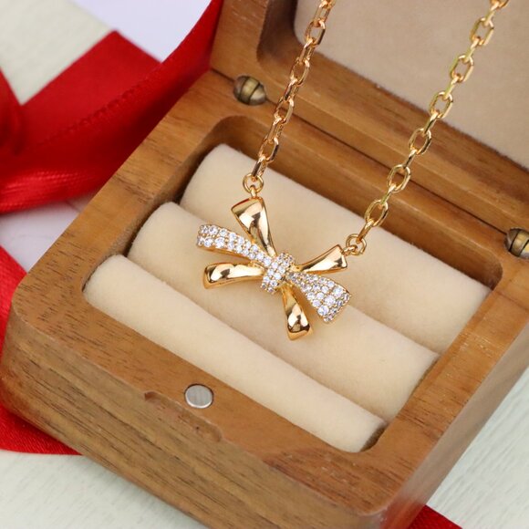 "Elegant Bow Rose Gold Necklace with Sparkling Crystal Detailing, XPNL1876 - Picture 6 of 12